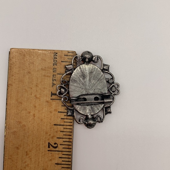 Vintage Style Cameo Brooch Pink with Pink Rhinestones - Picture 6 of 7